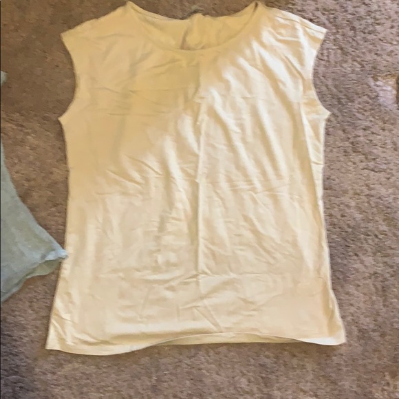 Shirts sizes smal to large - Picture 3 of 5